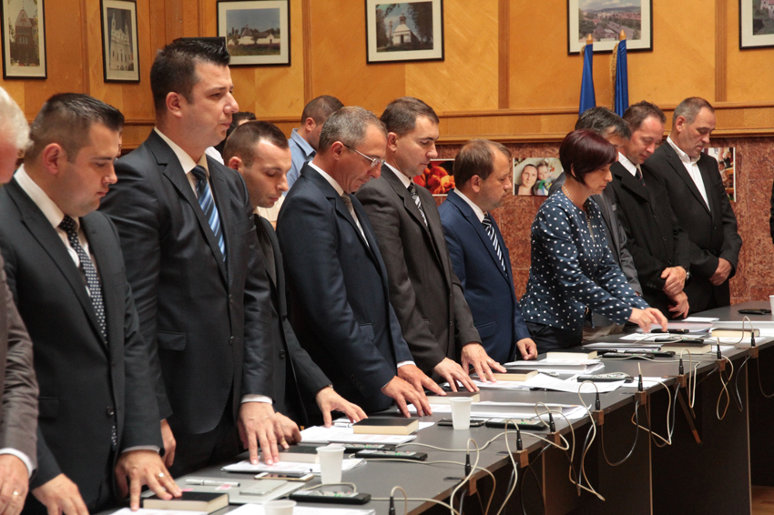 constiCJ1