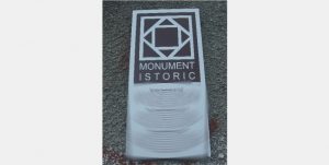 monument1