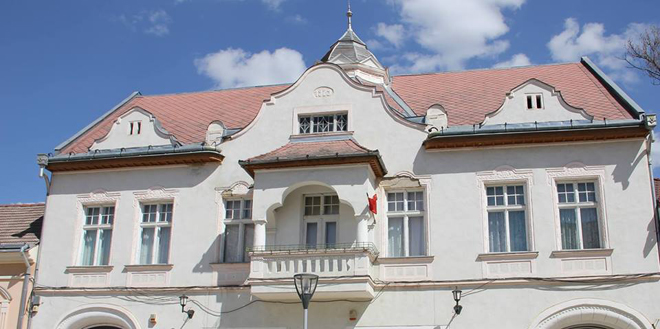 MOMS