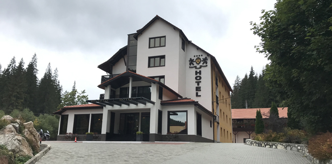 Hotel Lacu Rosu
