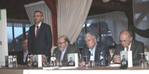 lansare-carte-lebada-neagra